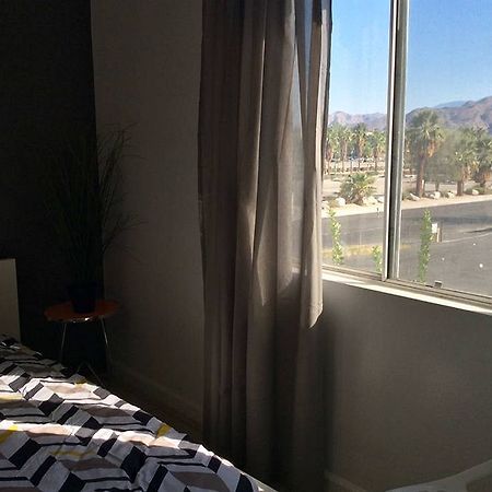 Modern Downtown Condo パーム・スプリングス エクステリア 写真