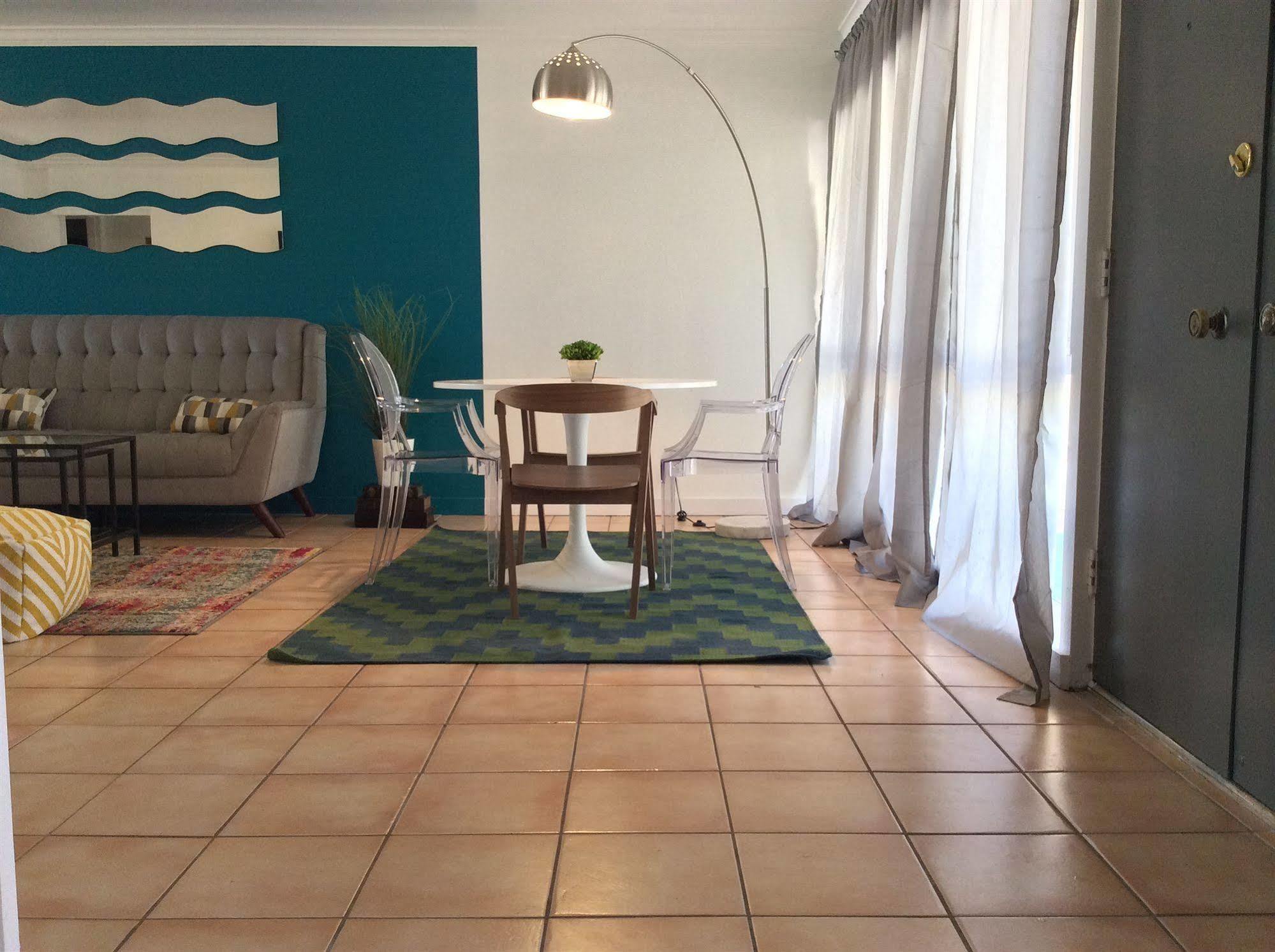 Modern Downtown Condo パーム・スプリングス エクステリア 写真
